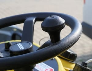 black steering wheel thumbnail
