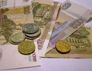 banknotes and coins thumbnail