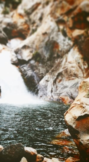 waterfalls and brown rocks thumbnail