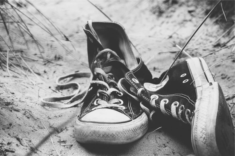 black converse wallpaper