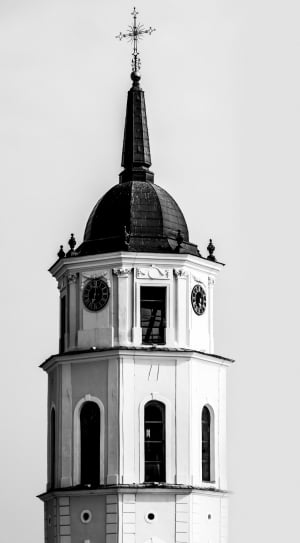 greyscale image of cathedral tower thumbnail