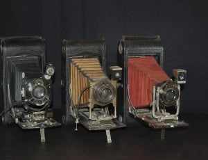 3 folding cameras thumbnail