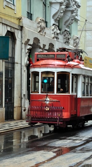 white red cable car thumbnail