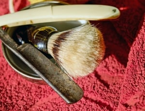 straight razor aftershave brush thumbnail