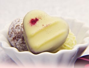 Heart Shape vanilla coated cookie thumbnail