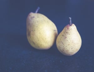 2 pear fruits thumbnail