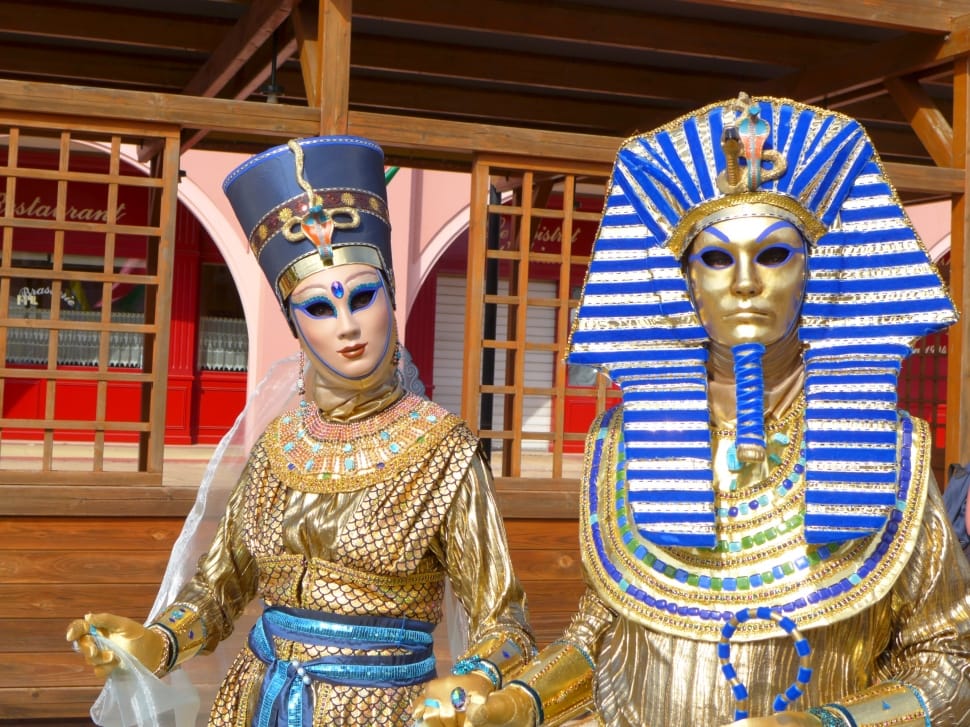 Nefertiti and Tutankhamon costumes preview