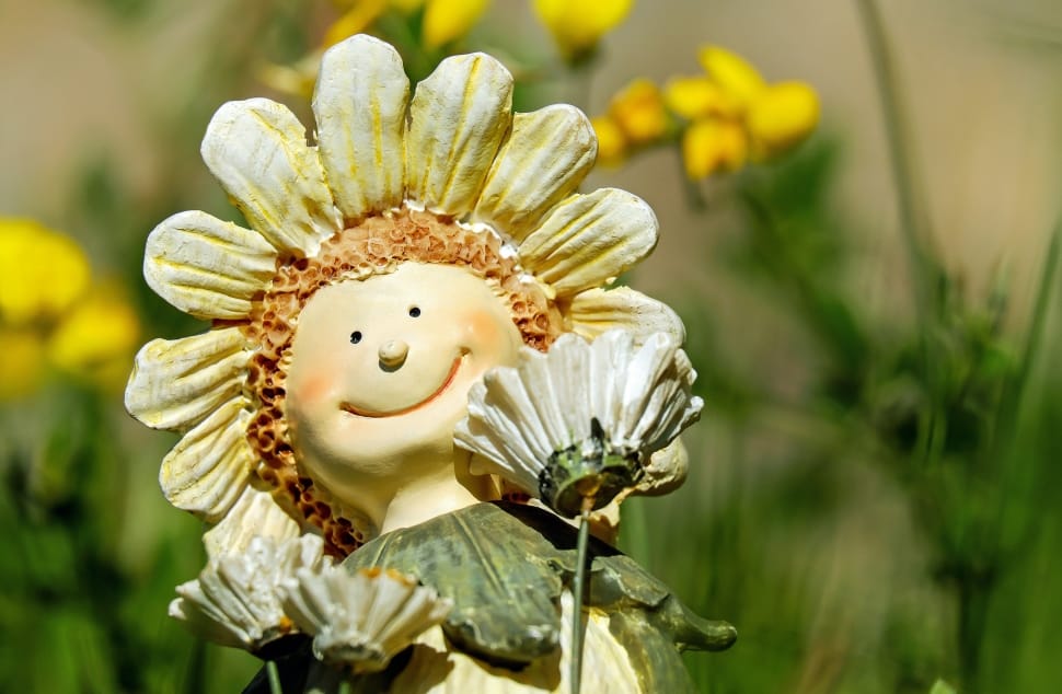 woman with daisy headdress ceramic figurine preview