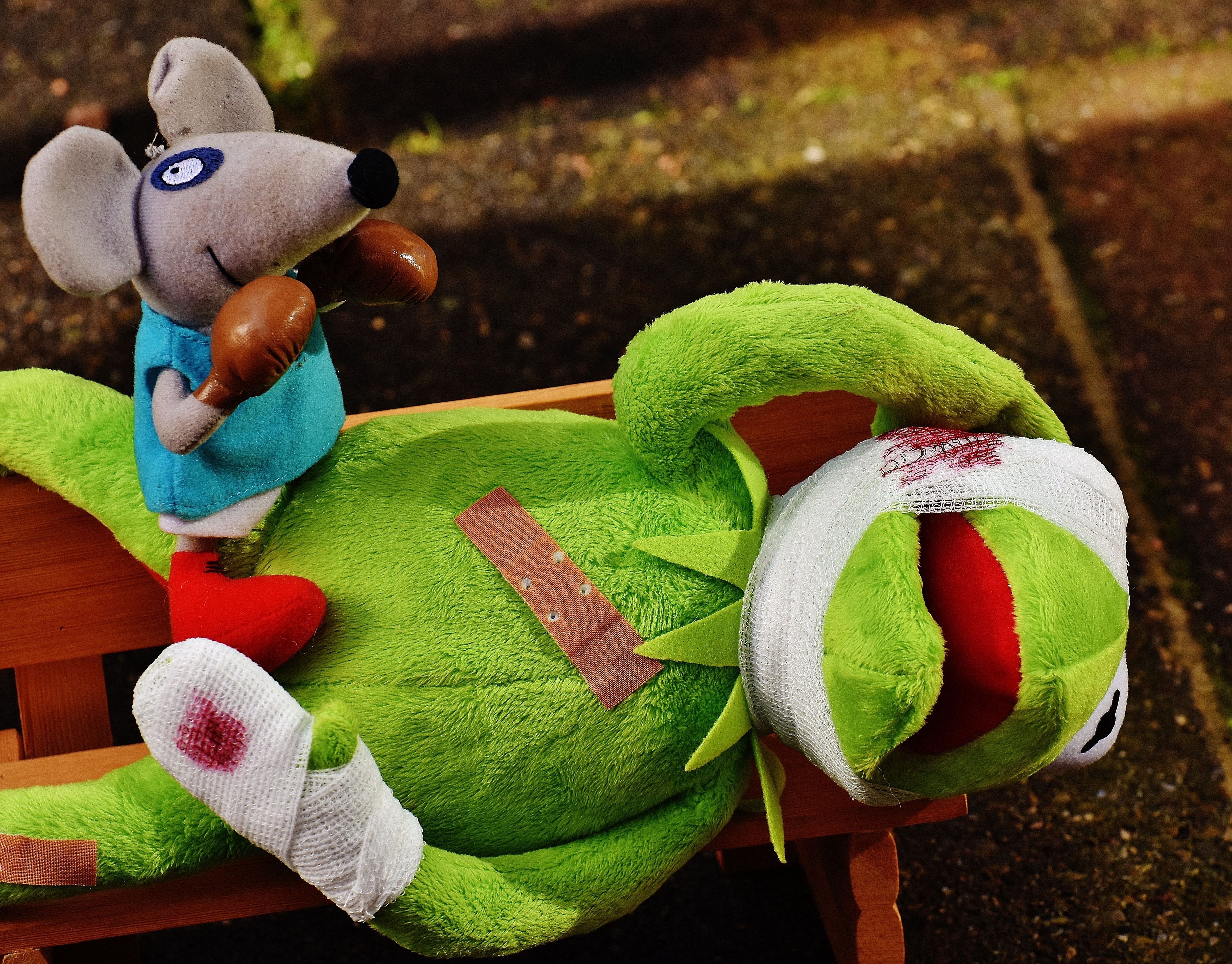 kermit the frog and rat plush toys