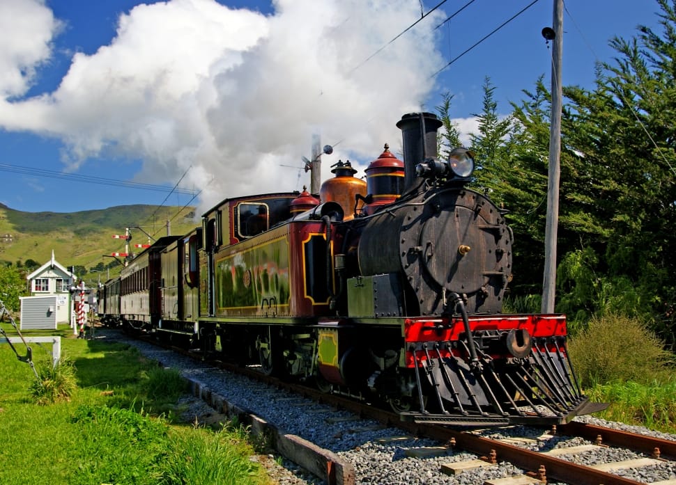 Steam locomotive W192, train, blue sky, sunny preview