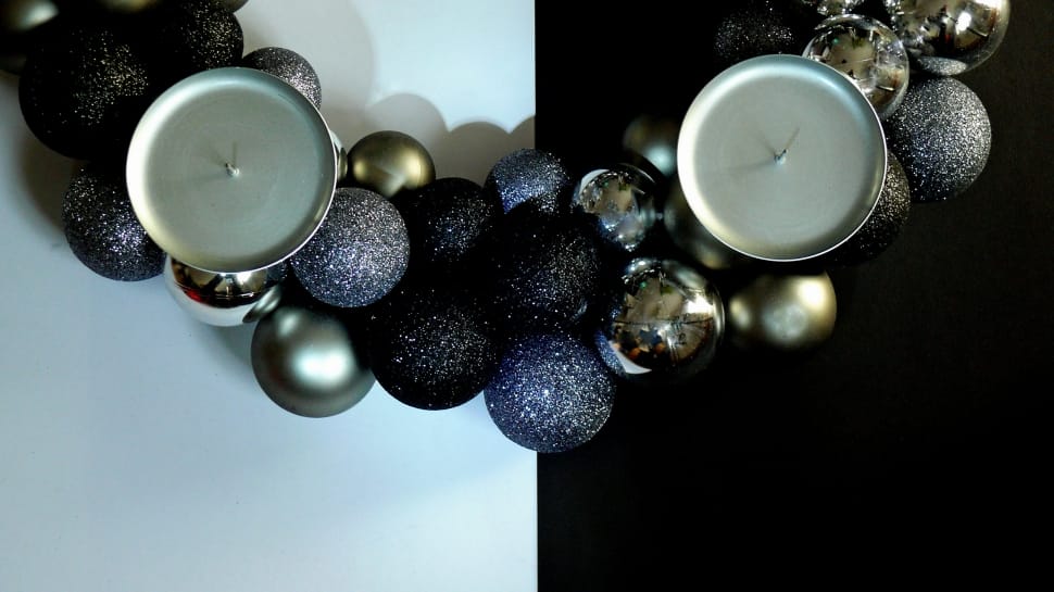 black beaded frame gray tealight candle preview