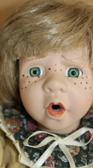 blonde haired doll thumbnail