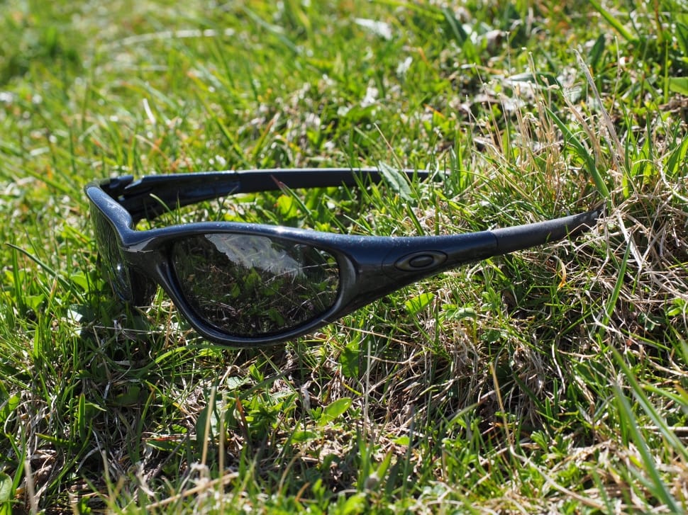 black framed oakley sports sunglasses preview