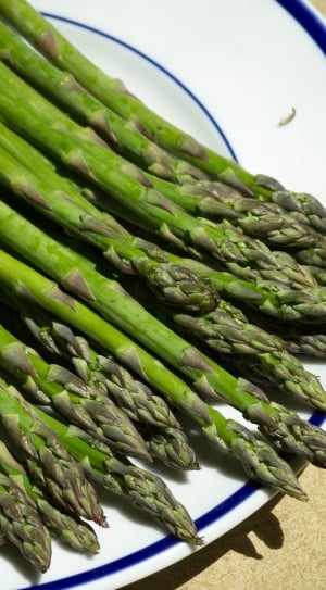 green asparagus thumbnail
