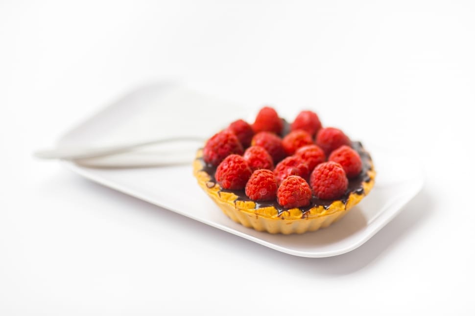 round raspberry tart preview