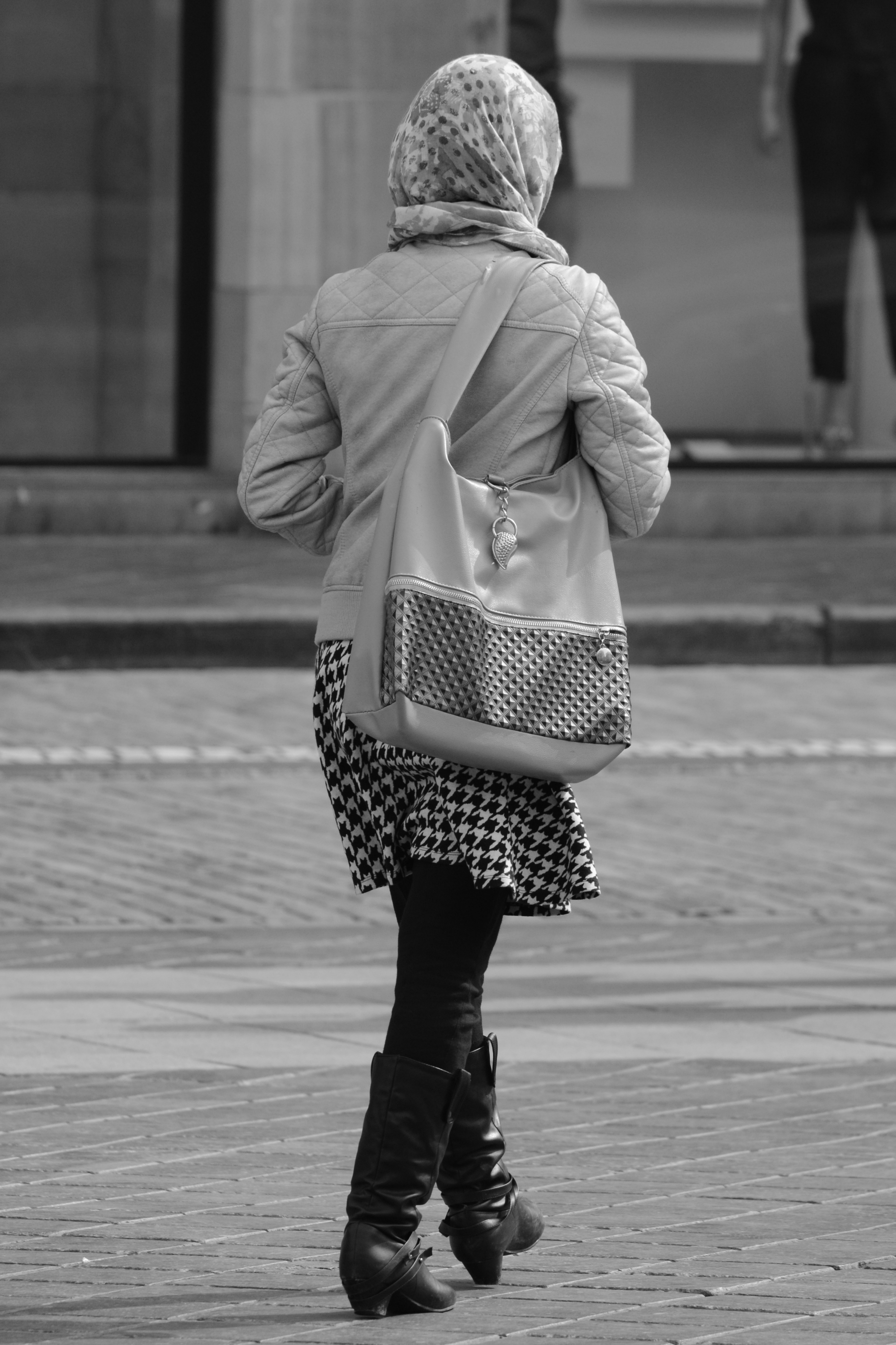 women's gray shoulder bag