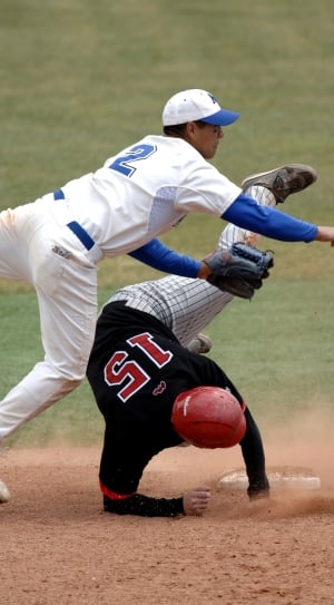 white baseball player wearing gray and black jersey free image | Peakpx