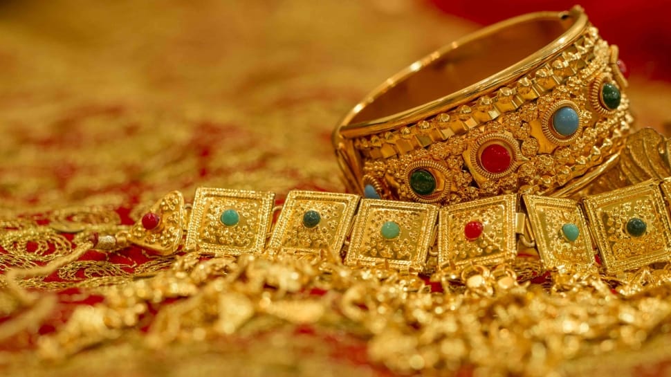 gold with gemstones necklace and bangle bracelet free image | Peakpx
