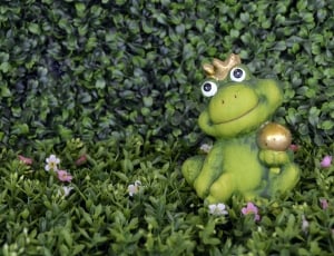 green ceramic frog standee thumbnail