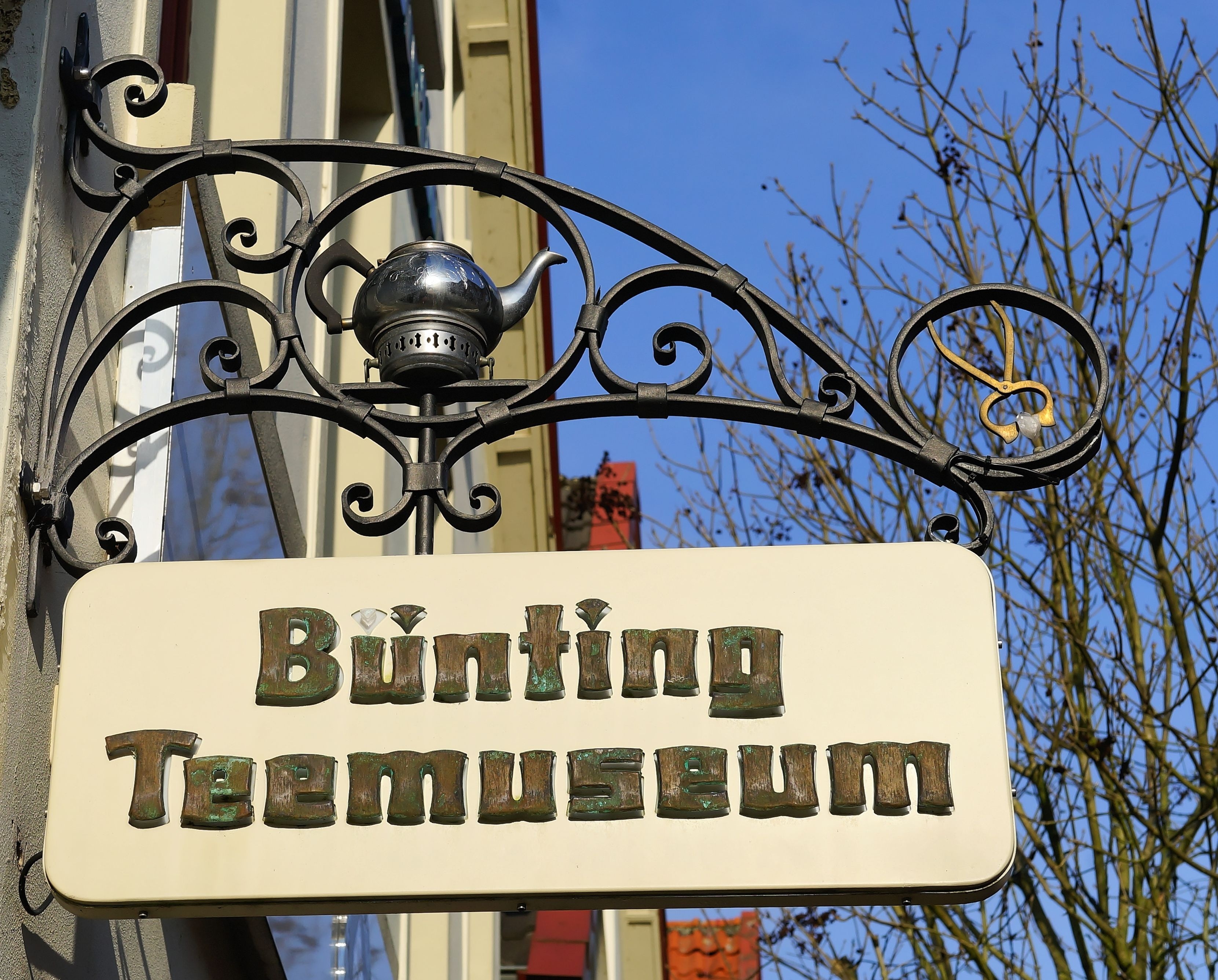 bunting teemuseum signage