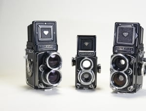 3 folding cameras thumbnail