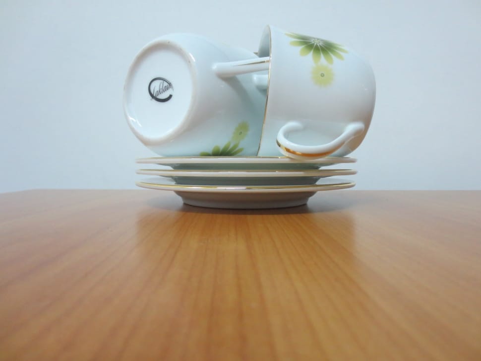 three saucer and two mugs preview