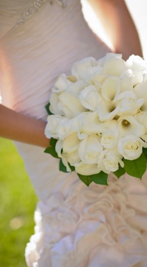 white flower bouquet thumbnail