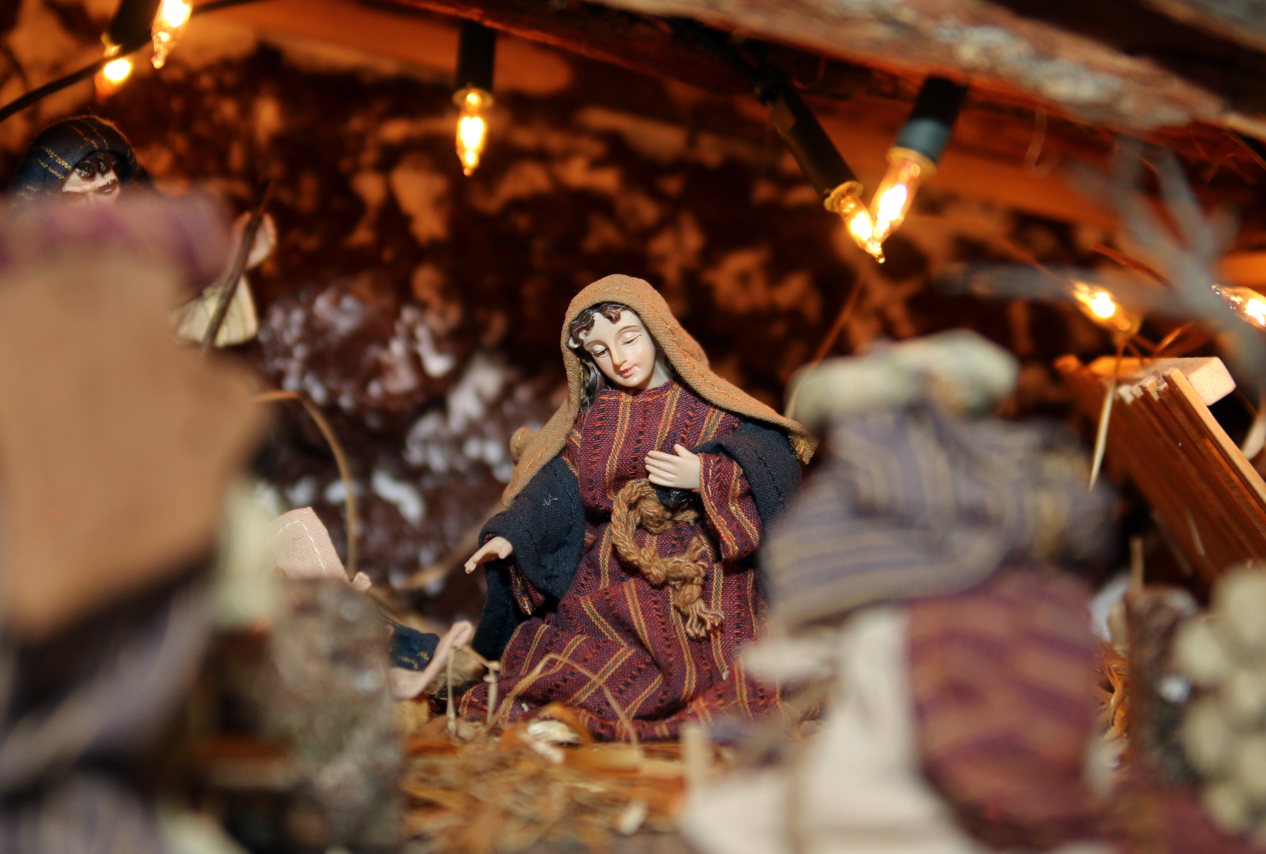 the nativity set miniature