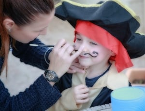 boy's black and red hat thumbnail