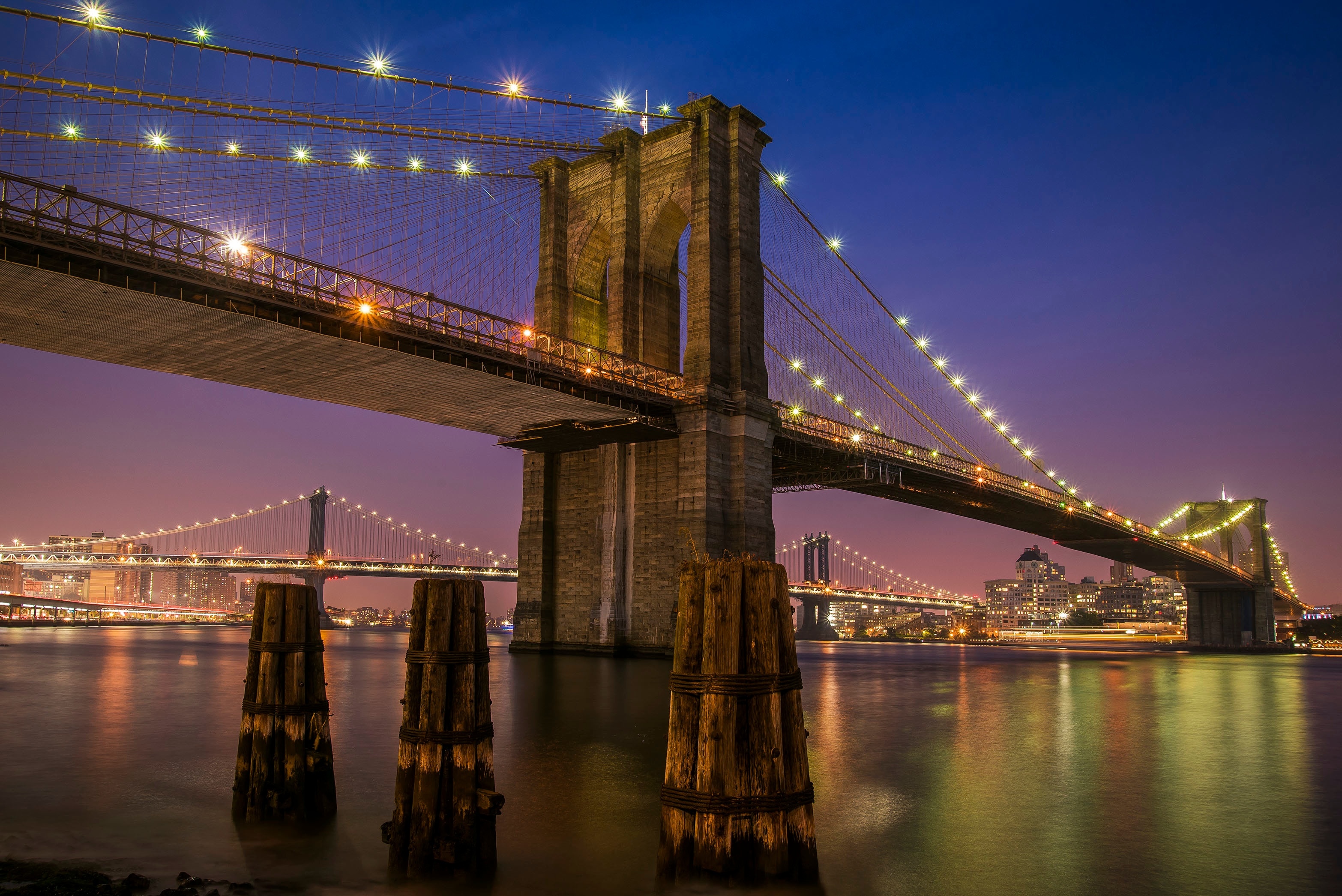 brooklyn bridge new york at night