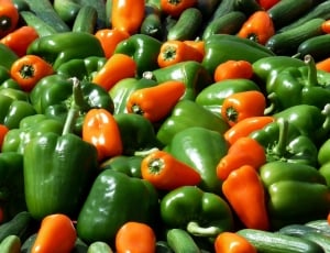 green and orange bell peppers thumbnail