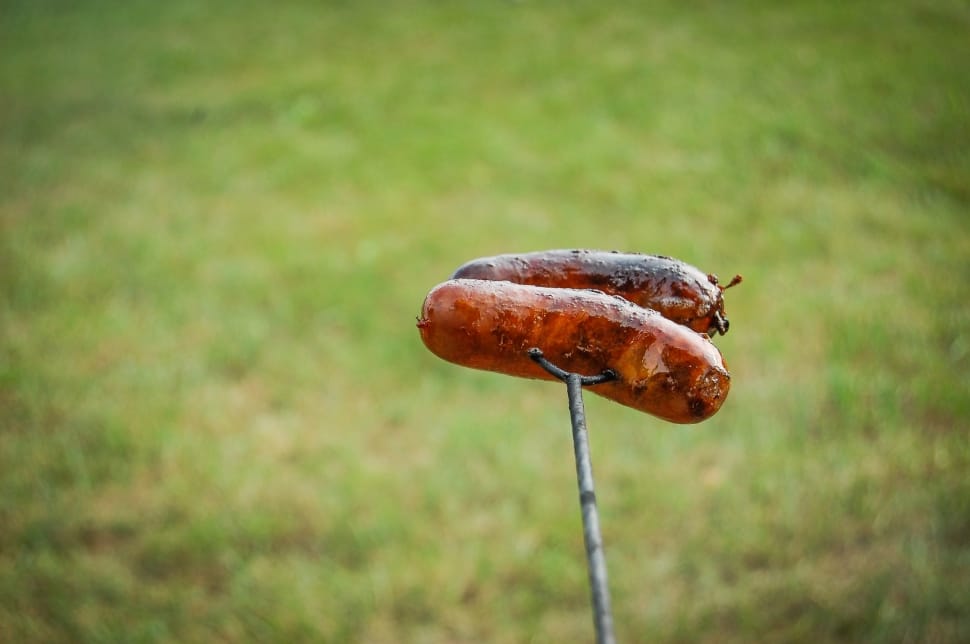 2 brown sausages preview