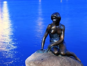 the little mermaid statue thumbnail