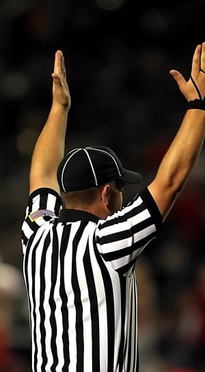 referee raising his hands thumbnail