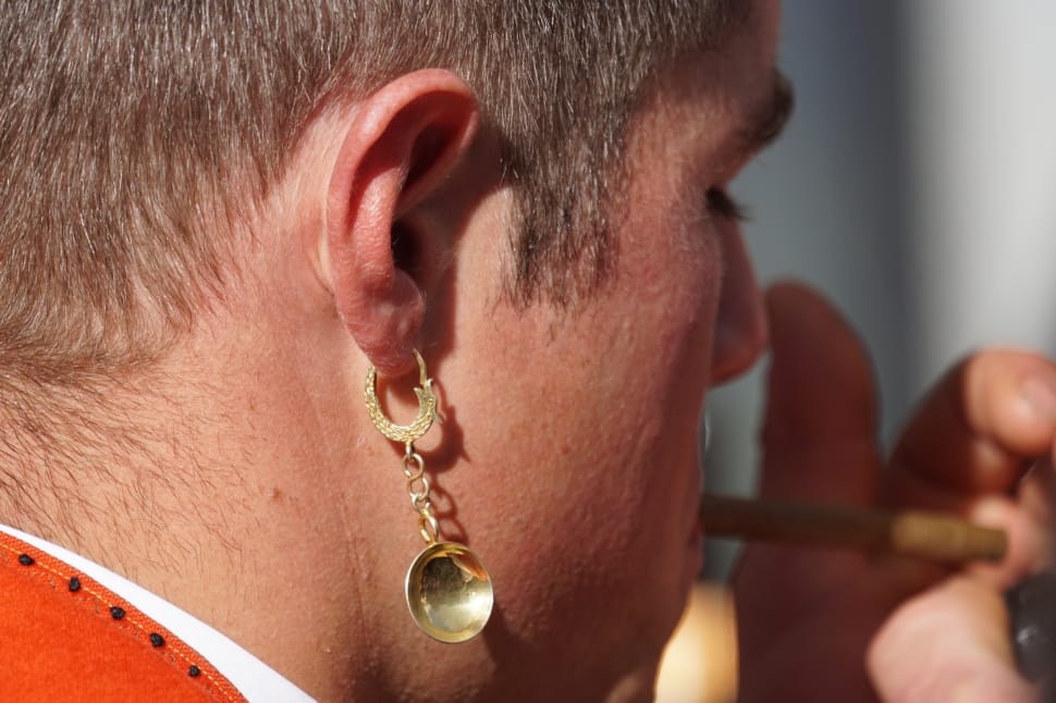 men's gold earrings preview