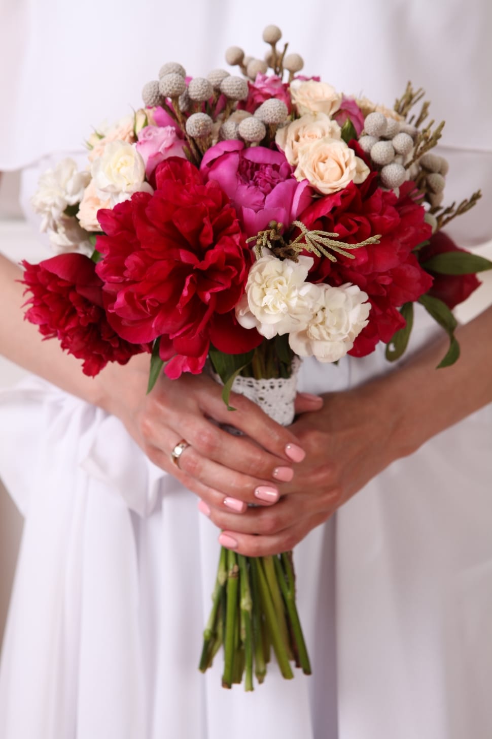 red pink and white flower bouquet preview