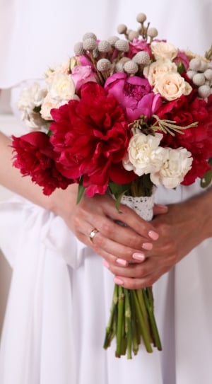 red pink and white flower bouquet thumbnail