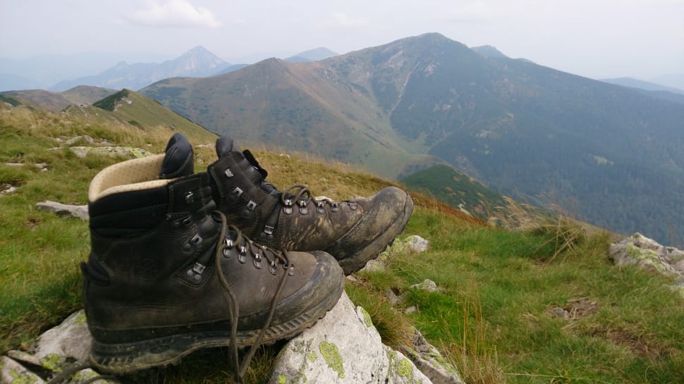 black lace up hiking boots preview