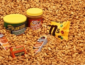 peanuts with chocolate packs thumbnail