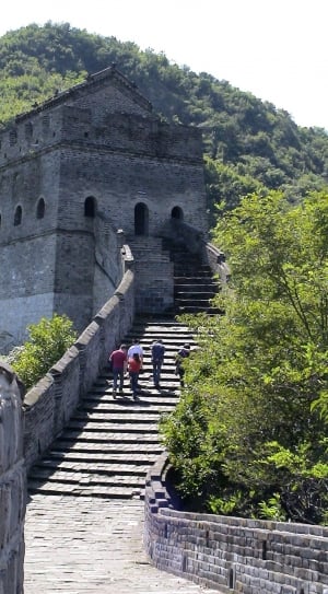 group of person walking on great wall of china thumbnail