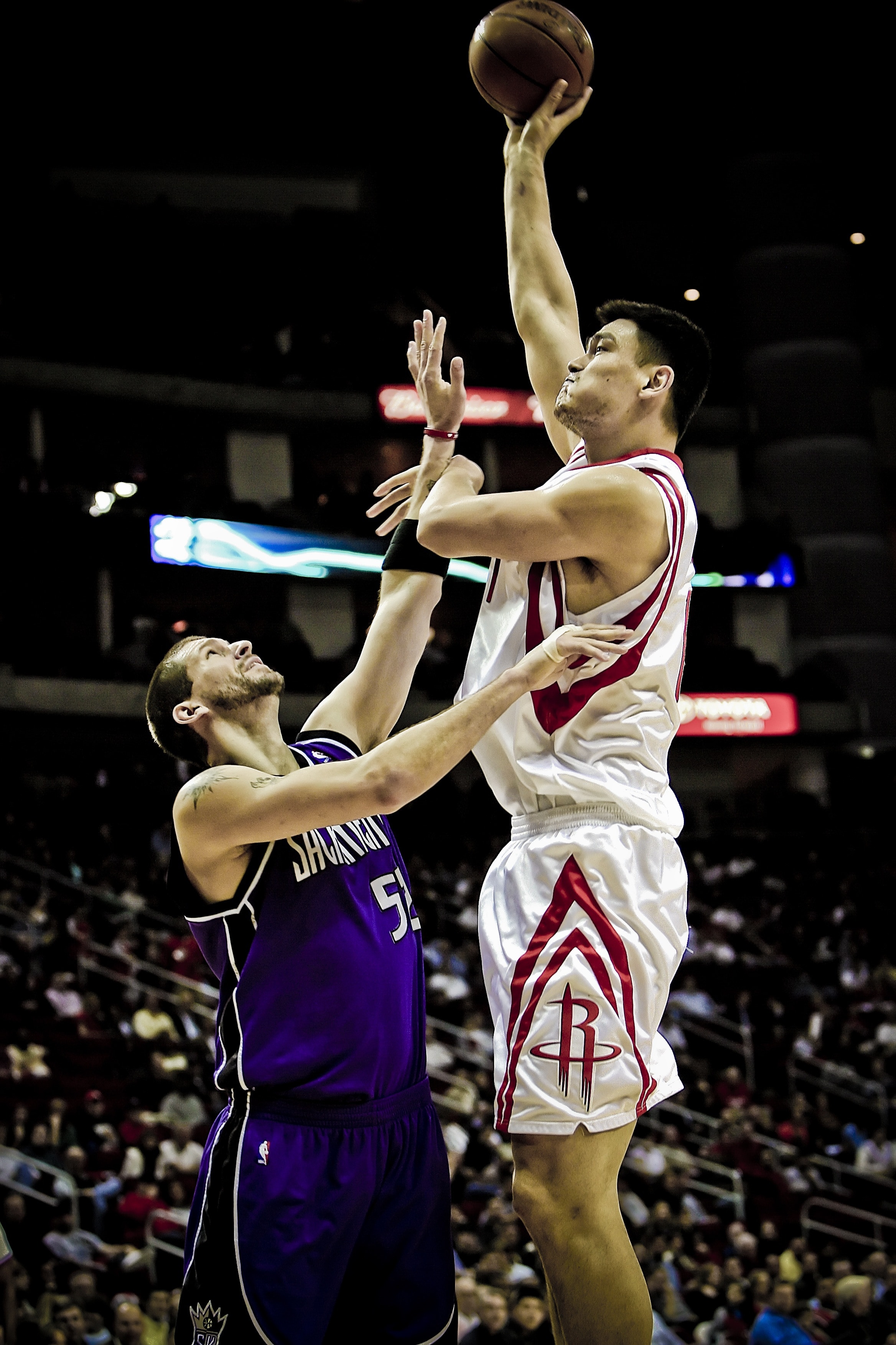 Download Yao Ming For Houston Rockets Wallpaper