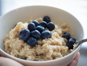 oat cereal and blueberries thumbnail