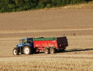 red and blue tractor thumbnail
