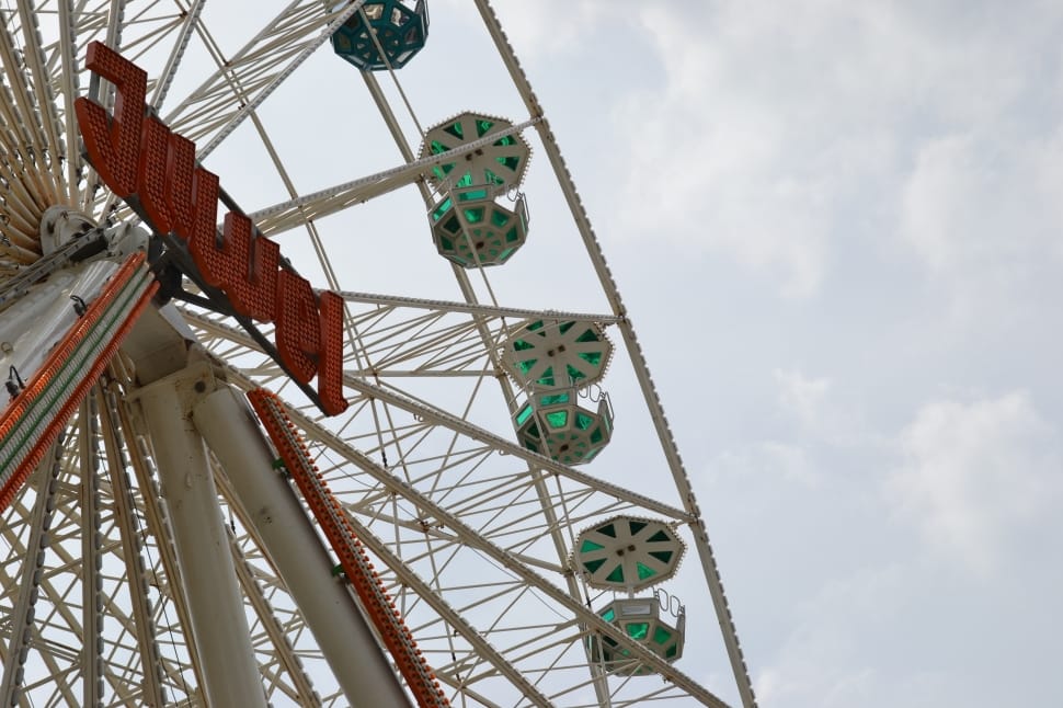 white and red ferris wheel preview