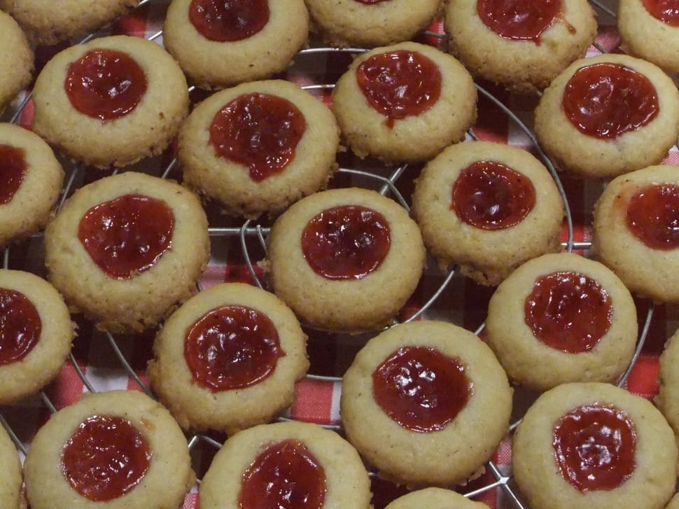 strawberry filled cookies preview
