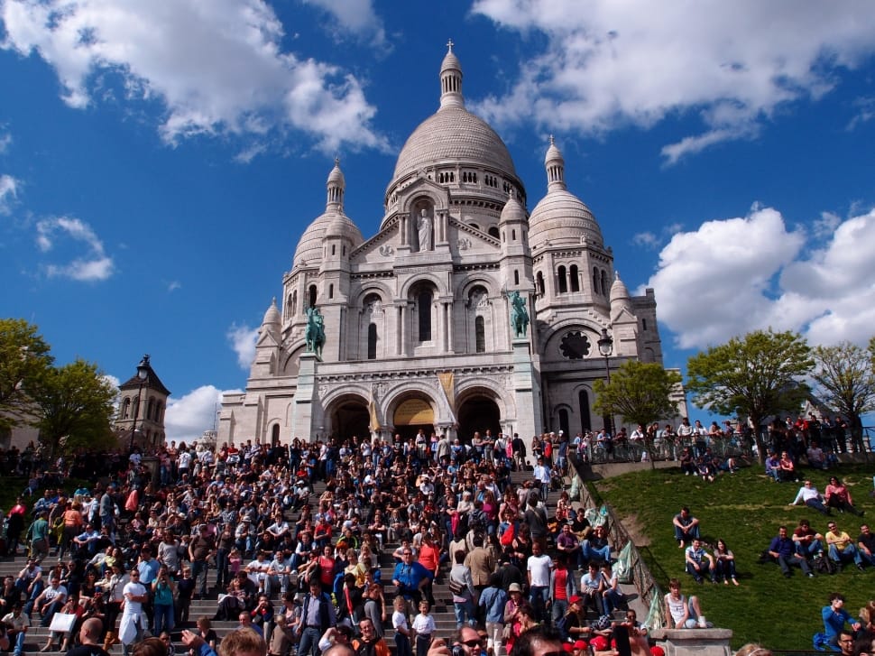 Paris, Chakra Kweeo, Montmartre, large group of people, architecture preview
