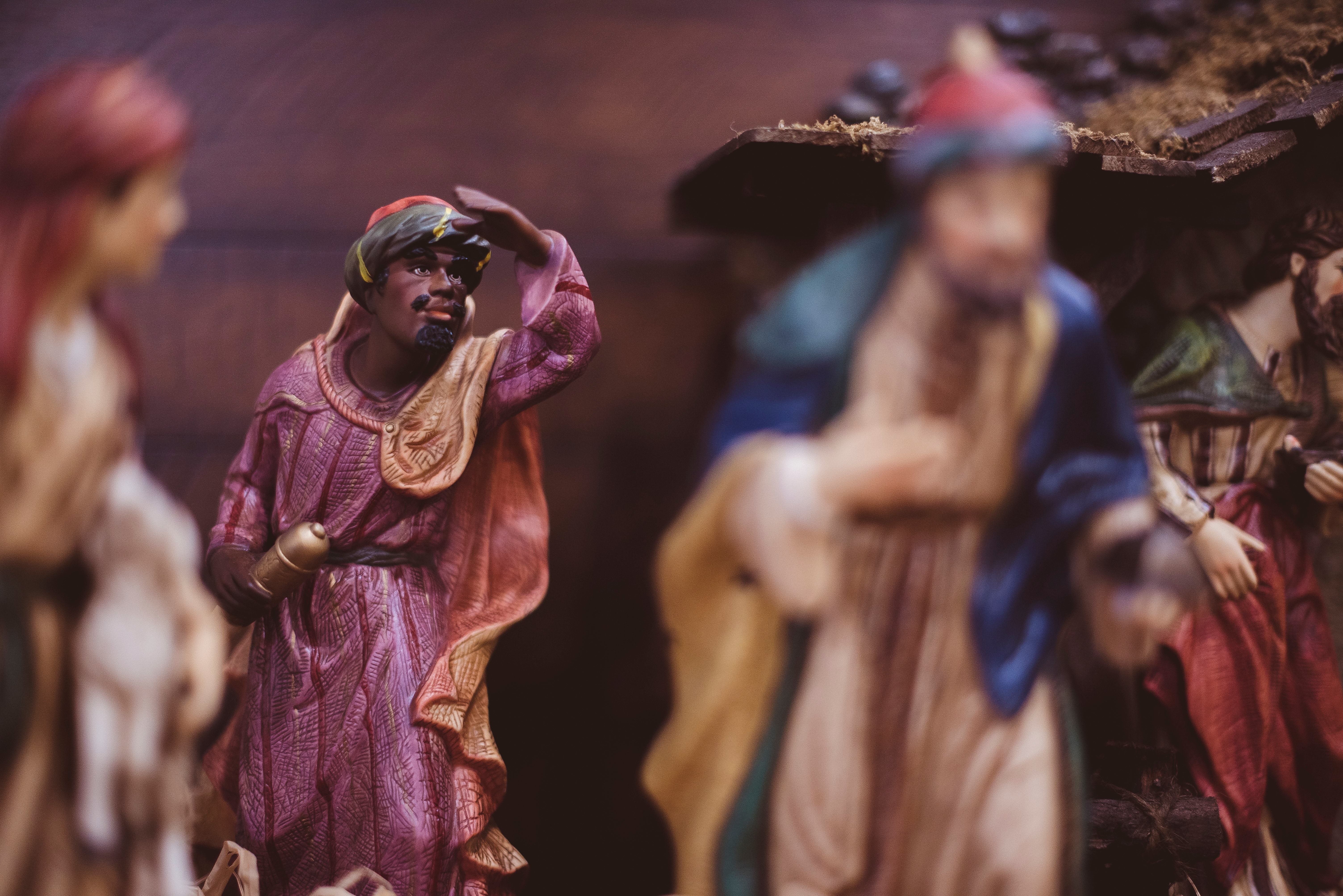 nativity scene ceramic figurines
