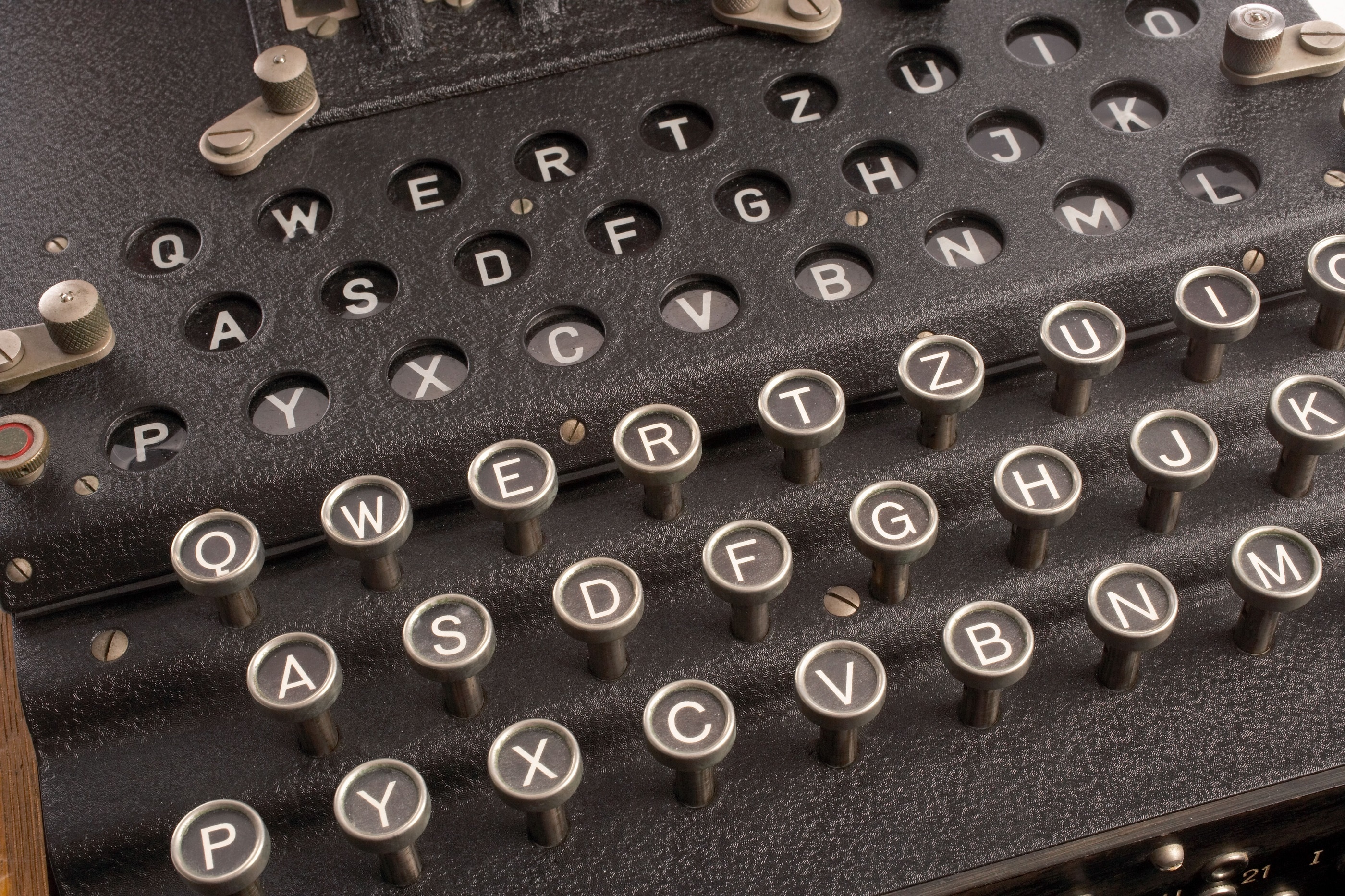 black and brown mechanical typewriter