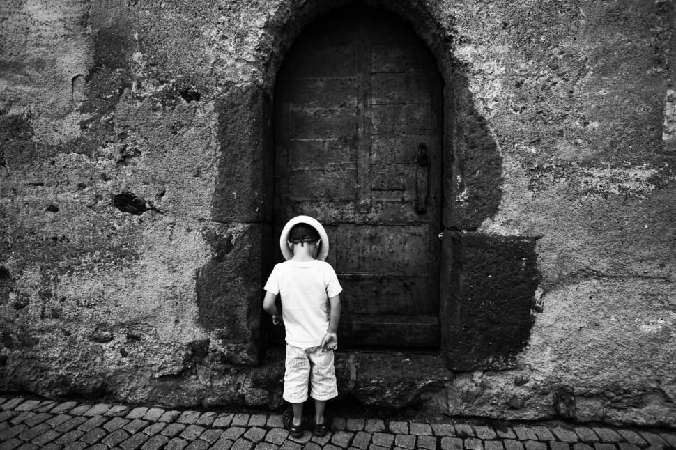 child infront of door preview