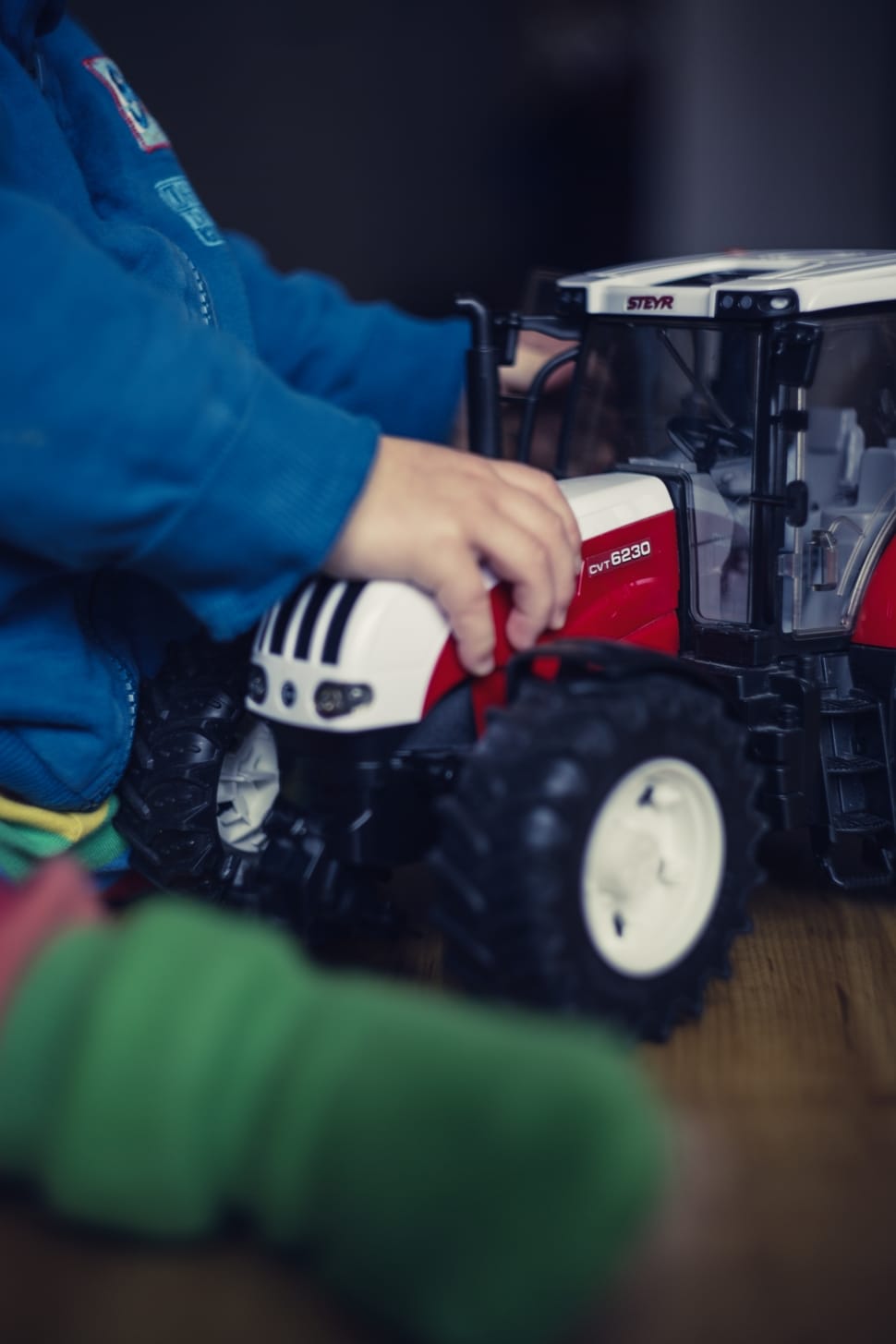 white and red steyr cyt 6230 tractor preview
